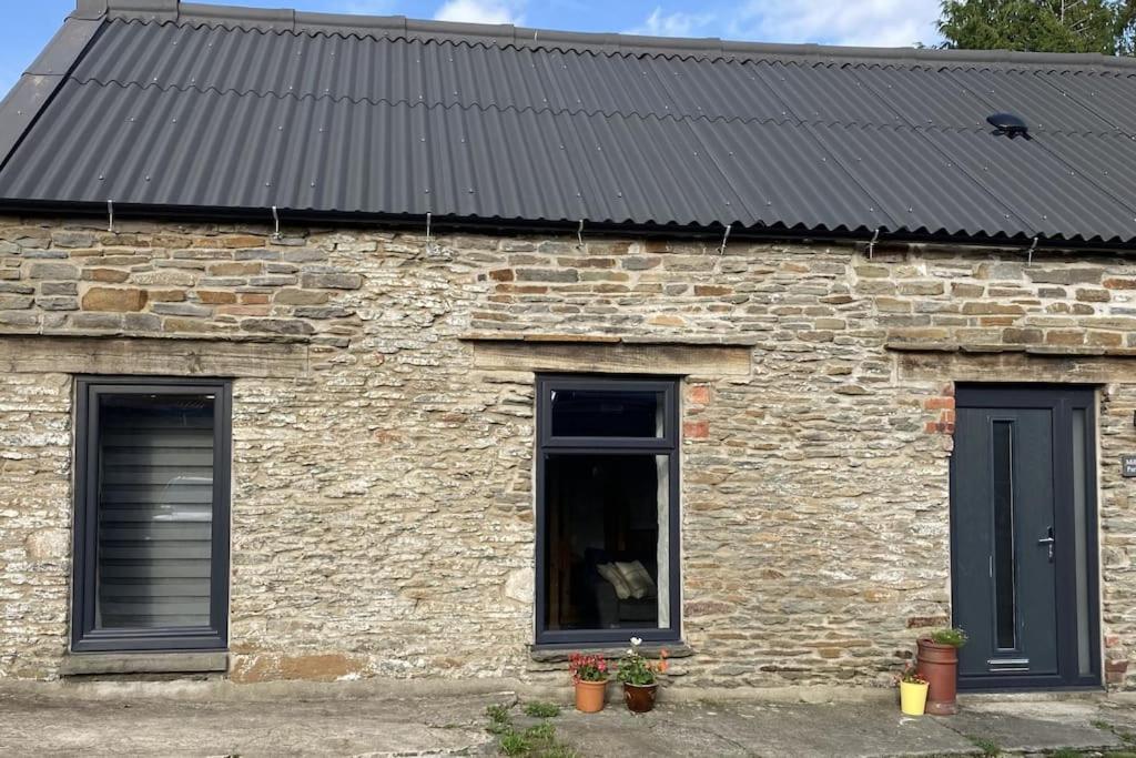 Villa The Milking Parlour At Berthllwyd Quakers Yard Exterior foto